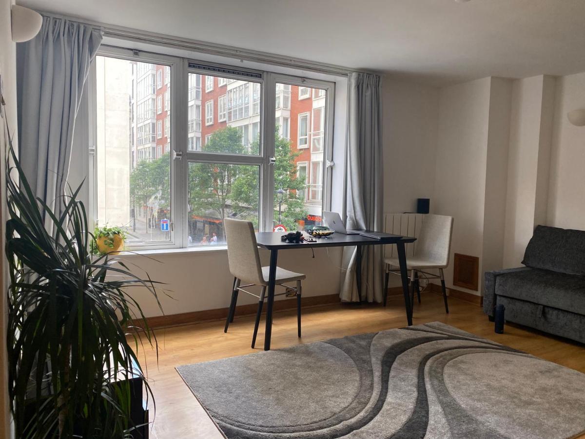 Prime Location Apartment - Heart Of Лондон Екстер'єр фото
